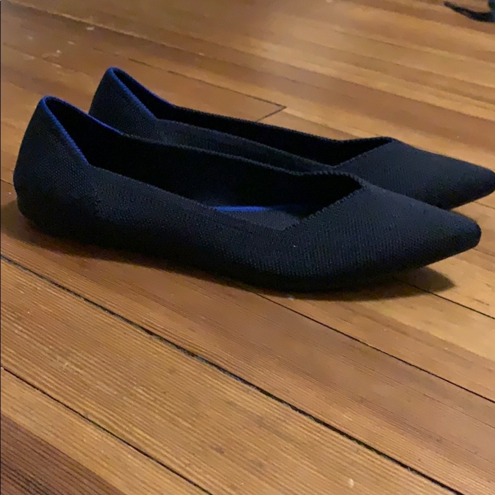 Rothy’s Size 8 Pointed Toe Flats in Navy